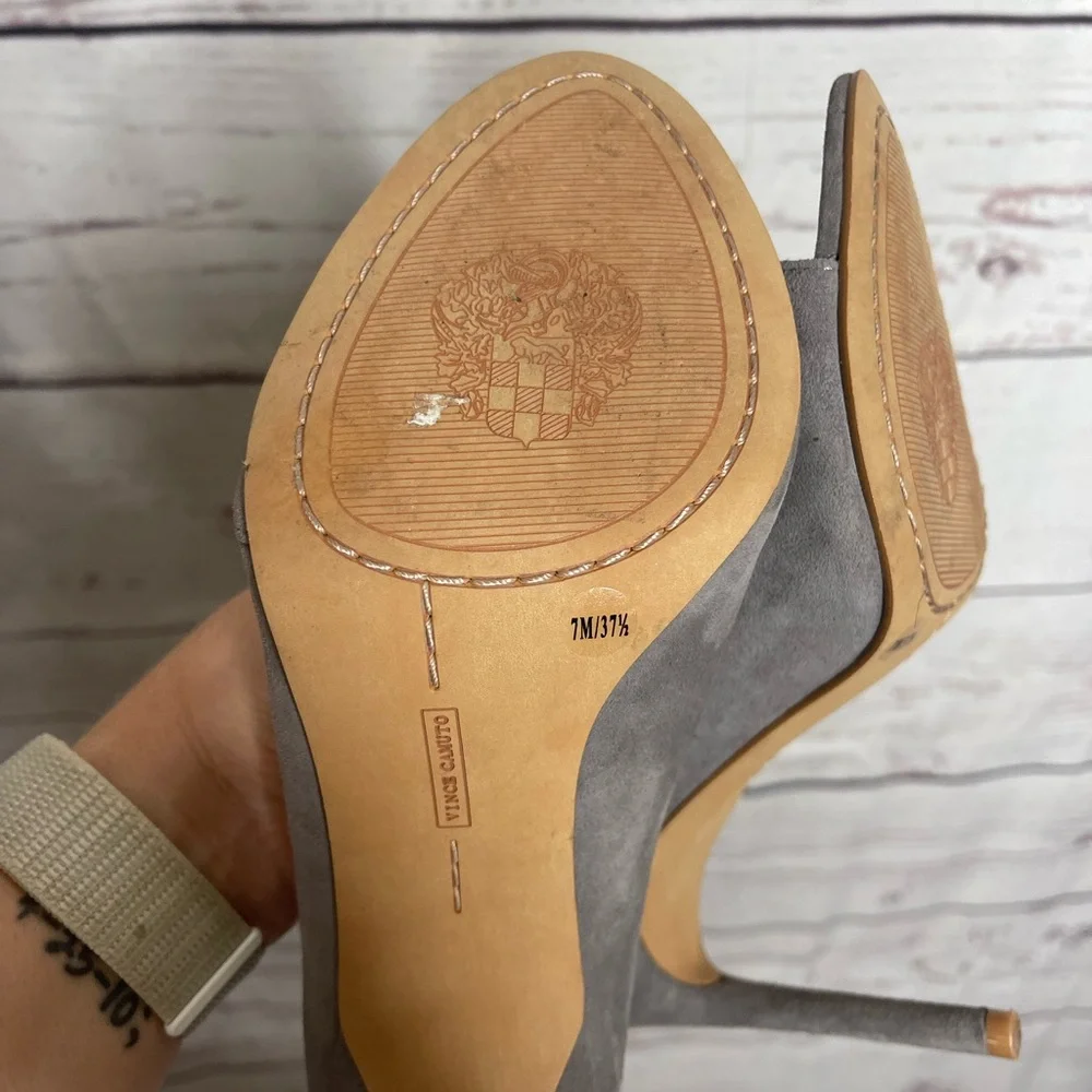 Vince Camaro Rallien Womens Peep Toe Pump Heels Sz 7! - Picture 4 of 6
